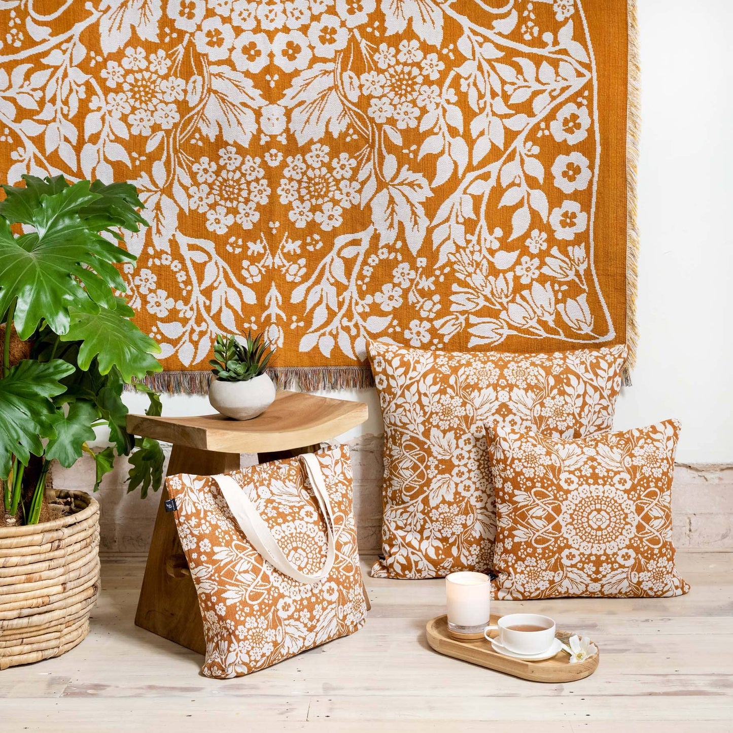Hendeer - Golden Slumbers - Tote Bag