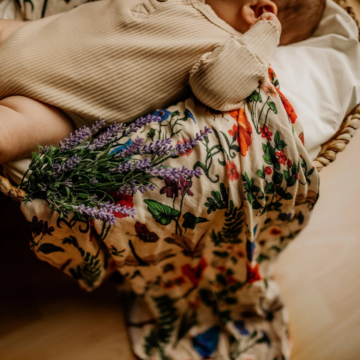 ANO - Baby Wrap/Swaddle - Vintage Insects