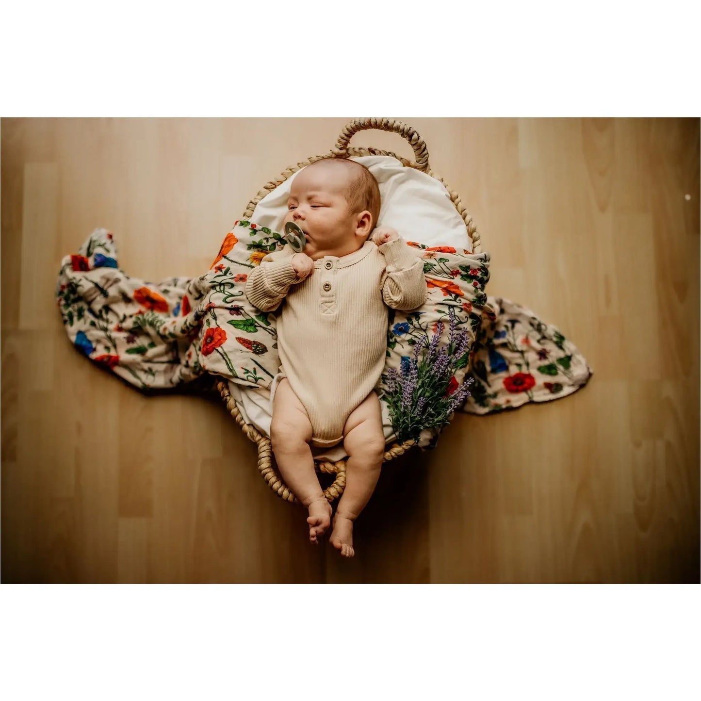 ANO - Baby Wrap/Swaddle - Vintage Insects