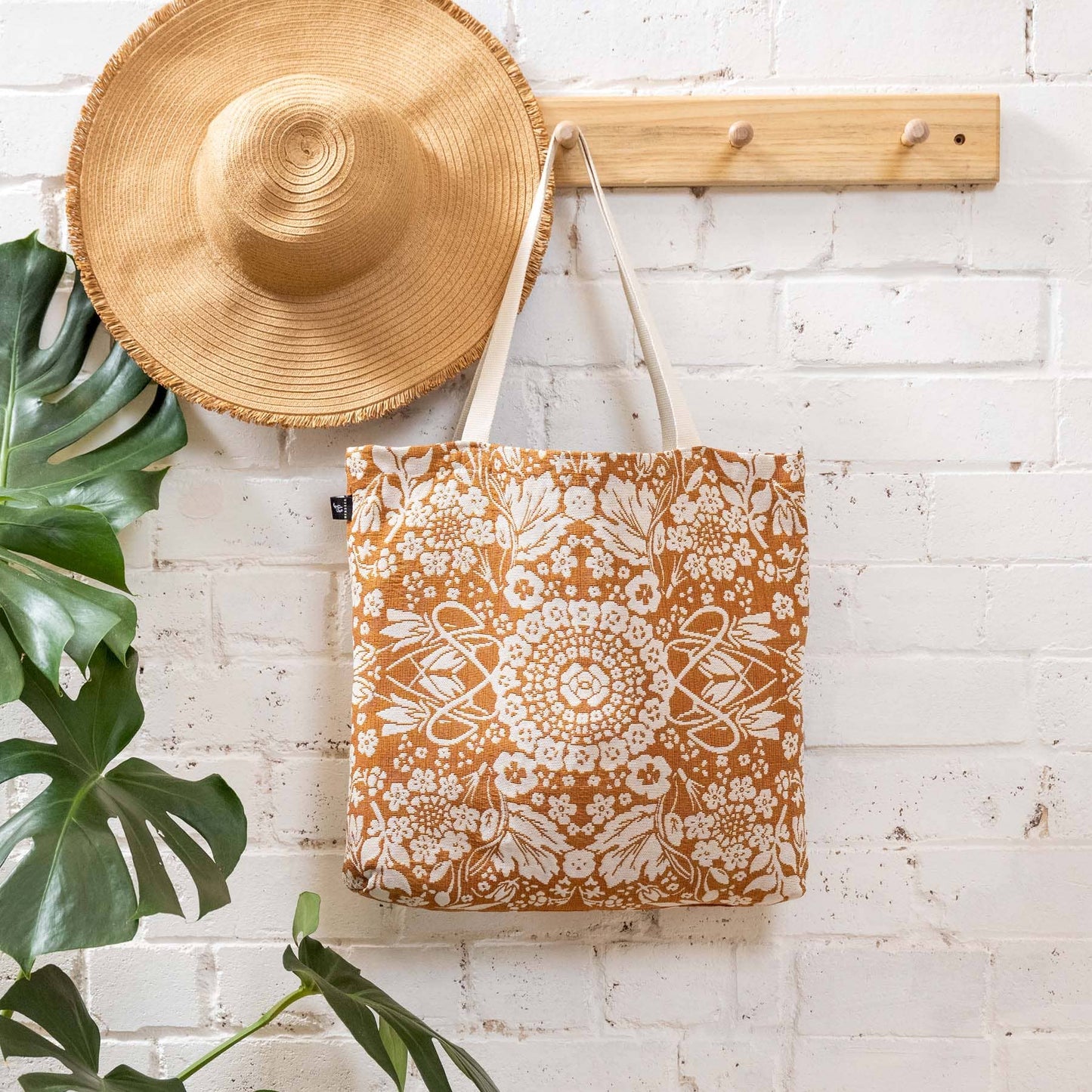 Hendeer - Golden Slumbers - Tote Bag